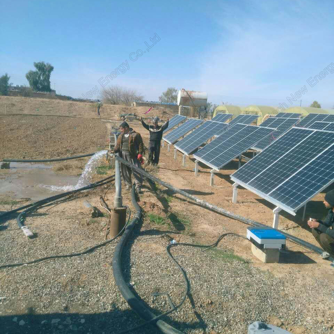 Sistema de irrigación solar impermeable de la bomba de agua 15kW con el inversor solar de la bomba en Iraq